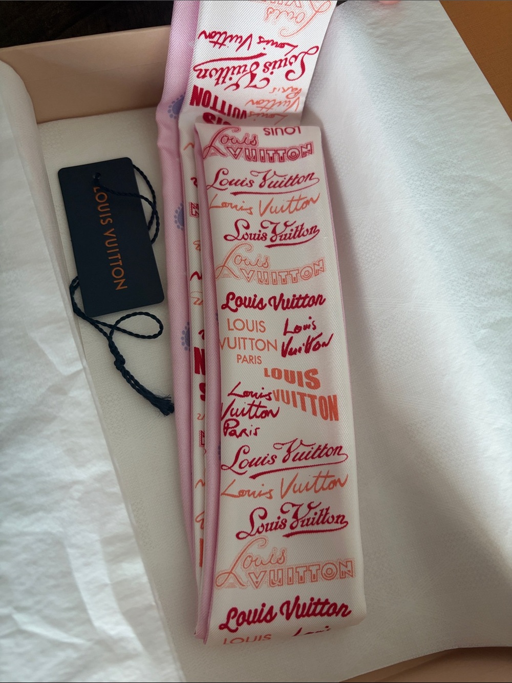 Louis Vuitton Bandeau BB I LV U Pink/Rose Clair M77322 NWT - Picture 3 of 9